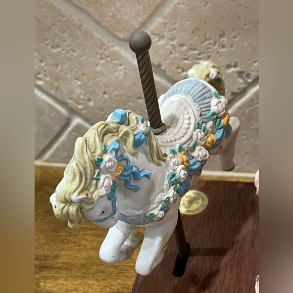 Carousel Collection 3rd Edition Carousel horse music box - Picture 6 of 14